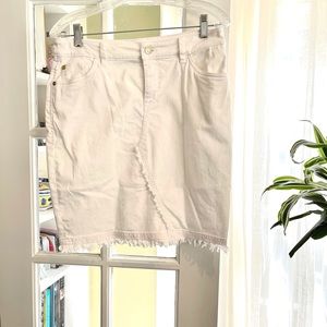 Tommy Bahama White Frayed Jean Skirt 6